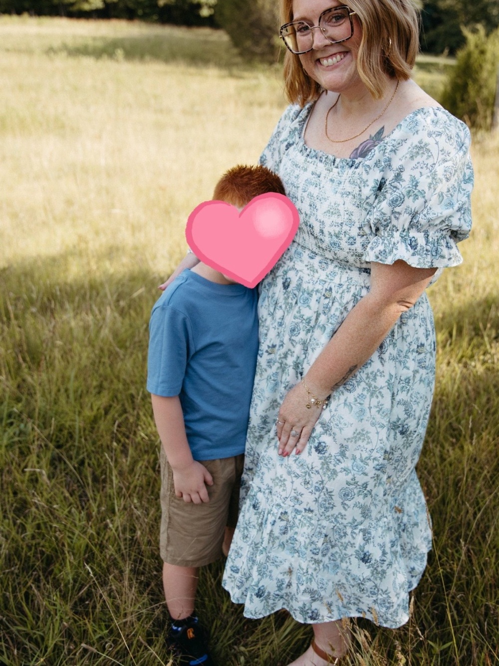 Mommy & Me Ivy City Co White and Blue Floral Midi Dress - Picture 5 of 6